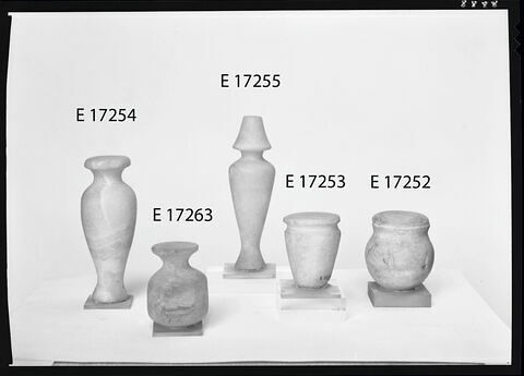 vase-hes ; vase simulacre, image 2/2