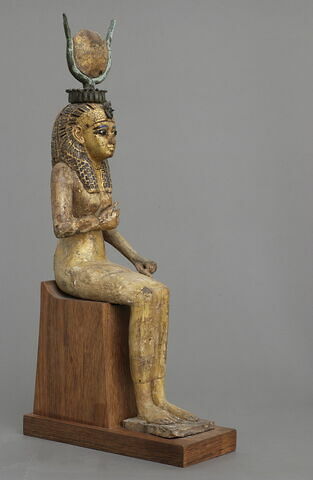 figurine d'Isis allaitant, image 2/4