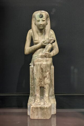 figurine d'Isis allaitant ; statue, image 1/1