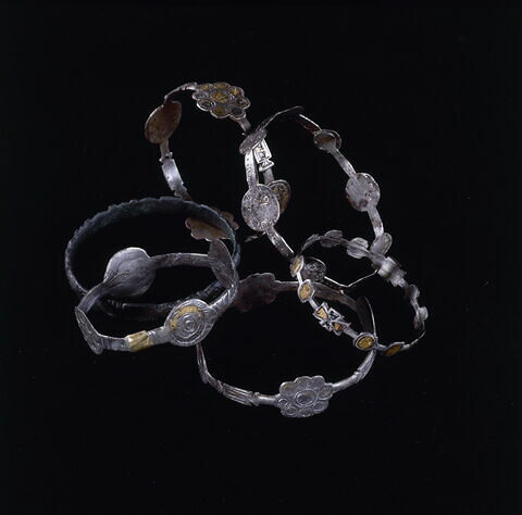 bracelet en anneau à médaillons, image 2/2