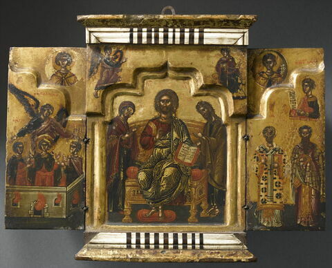 Triptyque à volets mobiles :au centre : La Déisis (le Christ trônant entouré des deux intercesseurs : la Vierge et saint Jean Baptiste) ;
au-dessus : L’Annonciation (à gauche, l’archange Gabriel ; à droite, la Vierge filant).