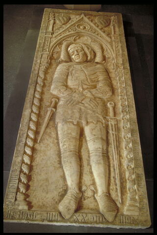 Dalle funéraire du chevalier napolitain Marino di Giovanni Cossa (mort le 28 octobre 1418), image 10/13