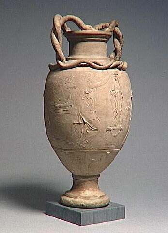 Vase avec décor de dix femmes et un enfant tenant un oiseau, image 9/18