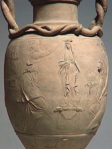 Vase avec décor de dix femmes et un enfant tenant un oiseau, image 12/18