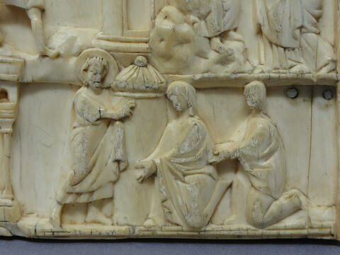 Fragment d'une plaque (?) : Saintes Femmes au tombeau ; Noli me tangere, image 6/11