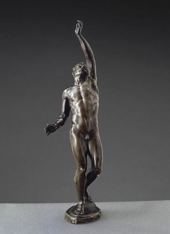 Statuette : Homme le bras levé, image 2/6