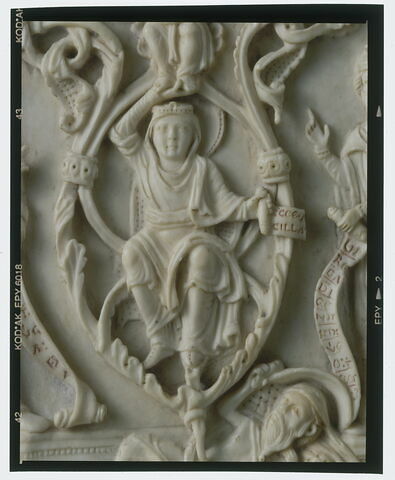 Plaque retaillée dans un peigne liturgique : l'arbre de Jessé, image 3/3