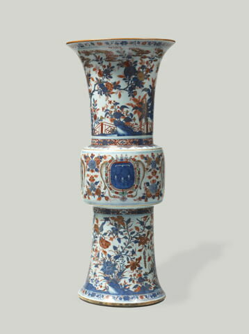 Vase cornet aux armes du duc d'Orléans d'une série de quatre (voir OA 5483, OA 5484 et OA 5485), image 4/5