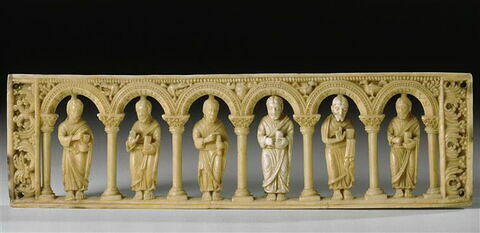 Plaque provenant d'un autel portatif : les saints Pierre, Paul, André, Jacques, Jean et Thomas