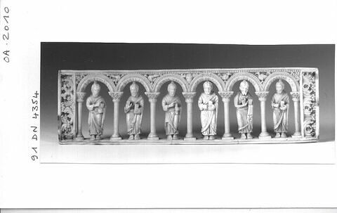 Plaque provenant d'un autel portatif : les saints Jacques, Philippe, Barthélemy, Matthieu, Simon et Jude Thaddée, image 6/9