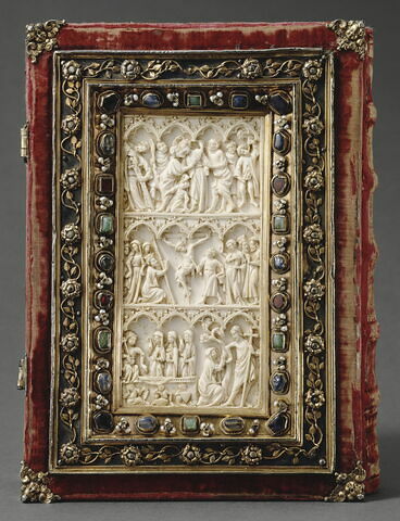Manuscrit de Denis l'Aréopagite, recouvert d'une reliure sertissant deux feuillets d'un diptyque de la Passion, image 4/18