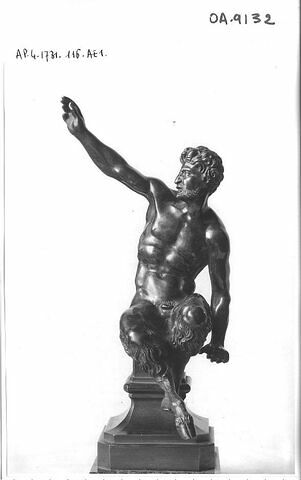Statuette : satyre assis
