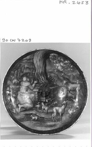 Coupe couverte : le sacrifice de Noé, d'un ensemble de trois coupes couvertes à Sujets bibliques (MR 2453 à MR 2455), image 18/20