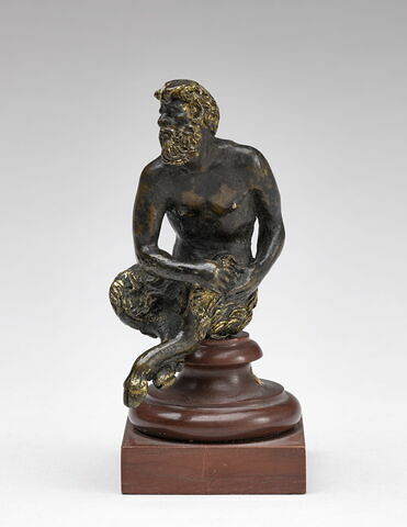 Statuette : satyre assis, image 1/4