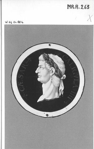 Médaillon : Caligula , d'une série de quatre médaillons 