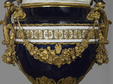 Grand vase de la galerie de Diane au château de Saint-Cloud, image 8/16