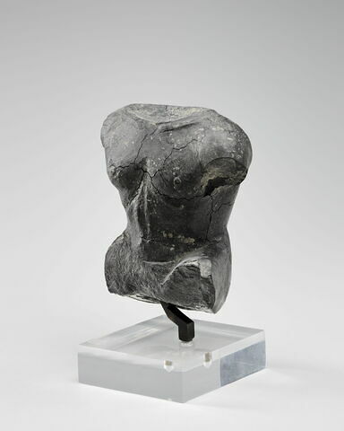 sculpture, image 2/4