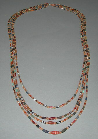 collier ; perle, image 2/2