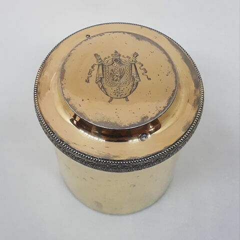 Boîte cylindrique du nécessaire de Napoléon Ier puis du tsar Alexandre Ier, image 2/2