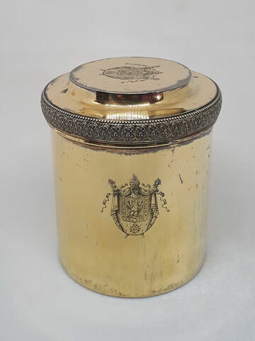 Boîte cylindrique du nécessaire de Napoléon Ier puis du tsar Alexandre Ier, image 1/2