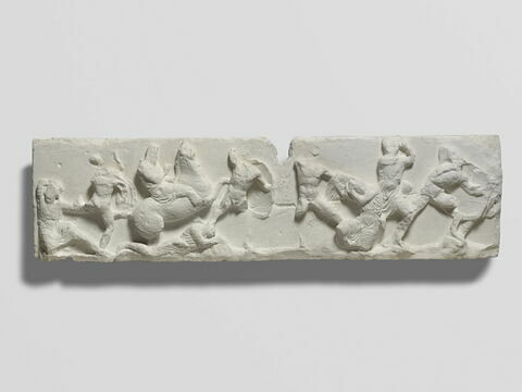 Tirage d’un relief représentantle combat entre les Grecs et les Perses, image 1/1