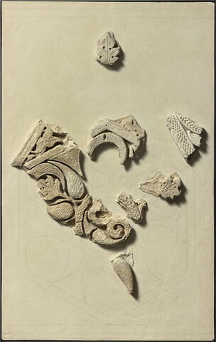 Fragment de stuc avec motif végétal, image 2/3