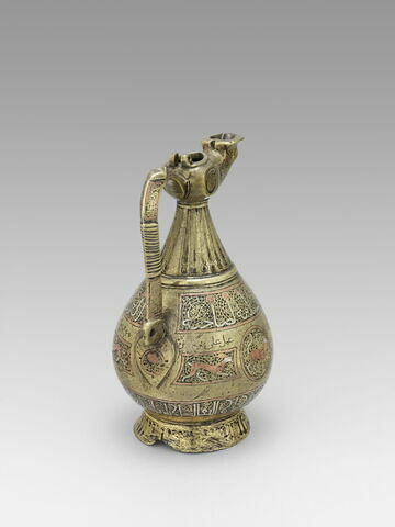 Aiguière aux vases fleuris et inscription animée (Lampe à huile en forme d'aiguière), image 6/12