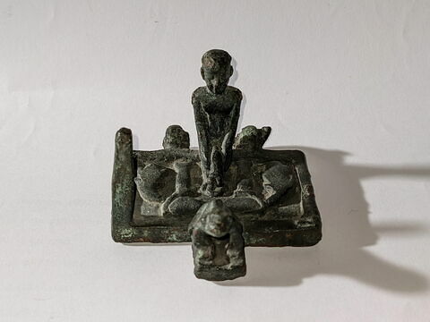 figurine ; table d'offrandes, image 1/5