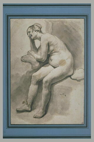 Femme nue, assise, accoudée sur un coussin, riant