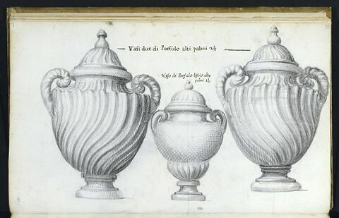 Trois vases de porphyre, image 1/3