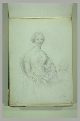 Portrait de femme assise, de face, avec son enfant