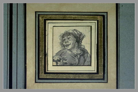 Femme riant, coiffée d'une marmotte, image 1/1