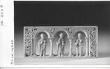 Plaque provenant d'un autel portatif : saint Denis entre les saints Rustique et Eleuthère, image 8/10
