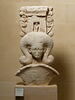 stèle ; chapiteau ; objet votif, image 2/3
