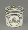 Pot à pommade, d'une paire (OA 9594 26 C), faiant partie du nécessaire de Marie-Antoinette, image 1/6
