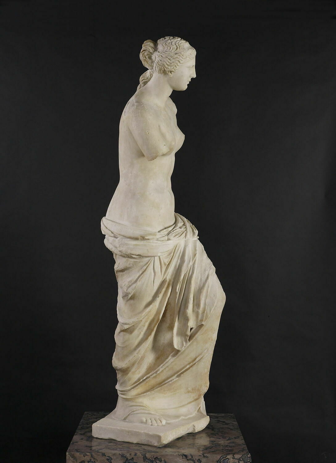 Qui A Sculpté La Vénus De Milo statue ; Vénus de Milo - Louvre Collections