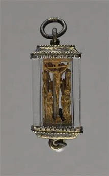 Pendentif en forme de lanterne : la Crucifixion ; la Descente de Croix., image 1/3