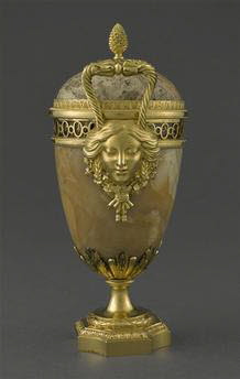 Paire d'urnes ou brûle-parfum (?), avec SN 913 2, image 6/8