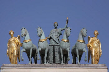 Char portant la statue de La Restauration tiré par un quadrige, image 2/3