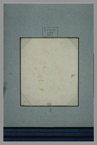 Tête d'homme, de trois quarts à gauche, coiffée d'un casque, image 1/1