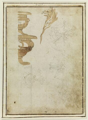Etude de la moitié droite d'un vase, d'une tête de griffon, et autres motifs, image 1/2