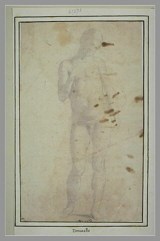 Jeune homme nu, debout, la main droite sur la poitrine, image 1/1