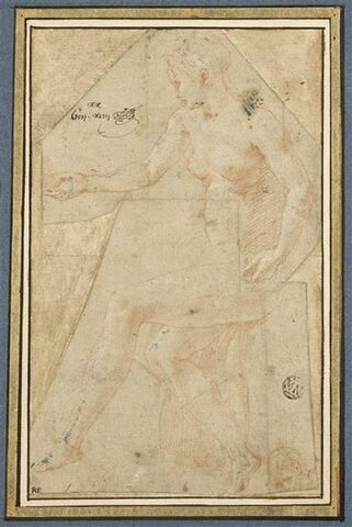 Femme nue, assise, de profil vers la gauche, image 1/2