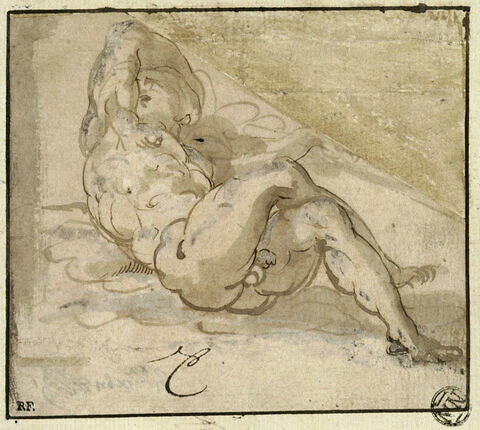 Homme nu, couché sur le sol, les jambes croisées, image 1/2