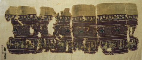 bande décorative d'habillement ; fragment, image 2/2