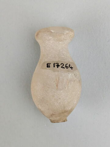 vase-hatches ; vase simulacre, image 2/4
