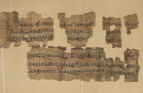 Papyrus Chassinat 3, image 1/3