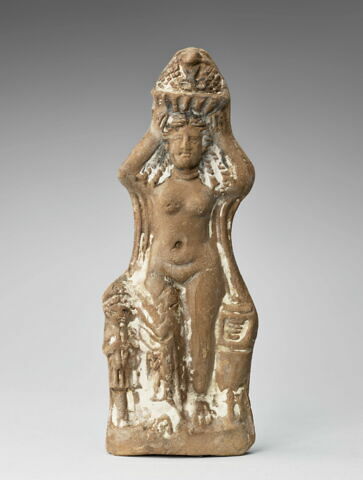 figurine d'Isis canéphore