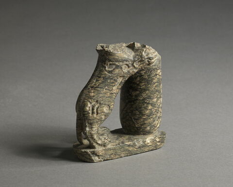 alabastron ; vase plastique, image 3/3