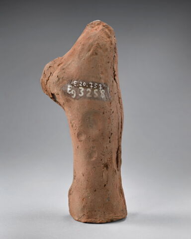 figurine de femme au tambourin, image 3/4